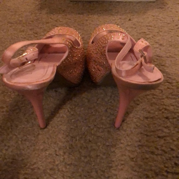 Cute pink heels - Picture 4 of 4